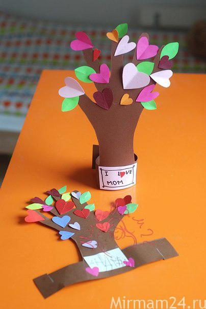 Цветущее дерево из детской ладошки